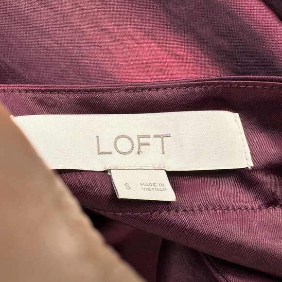 Loft Women Top Sz S Burgundy Silky Satin V-Neck Cap Sleeve - Picture 5 of 7